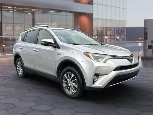 2016 Toyota RAV4 Hybrid XLE