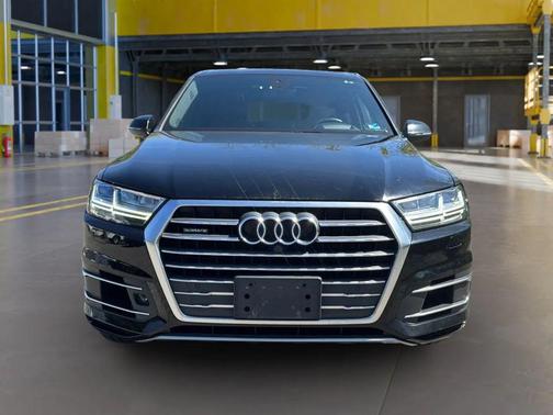 Black 2017 Audi Q7 3.0T Prestige