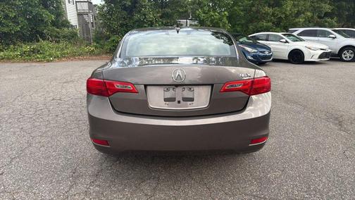 2013 Acura ILX 2.0L w/Premium Package