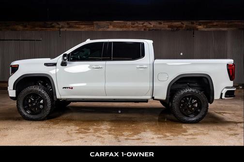 2025 GMC Sierra 1500 AT4