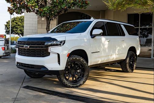 Summit White 2023 Chevrolet Suburban RST
