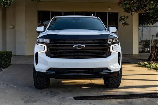 Summit White 2023 Chevrolet Suburban RST