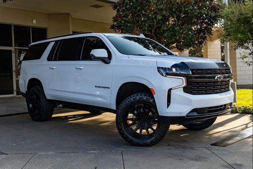Summit White 2023 Chevrolet Suburban RST