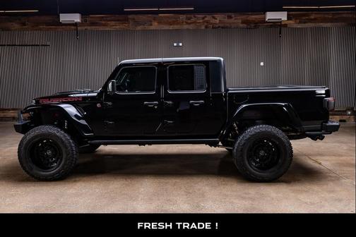 Black Clearcoat 2020 Jeep Gladiator Rubicon