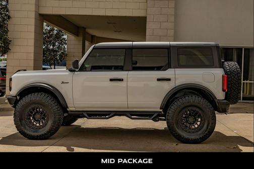 Oxford White 2022 Ford Bronco Black Diamond