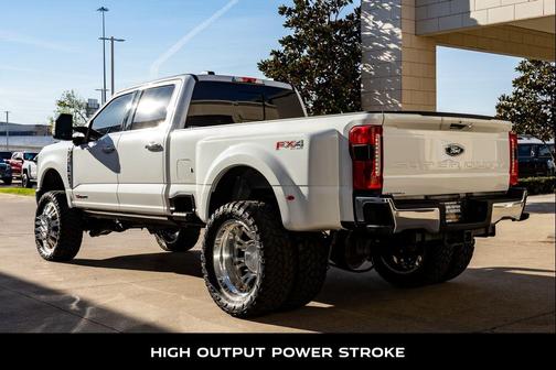 Star White Metallic Tri-Coat 2023 Ford F-350 Lariat