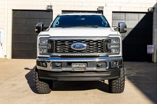 Star White Metallic Tri-Coat 2023 Ford F-350 Lariat