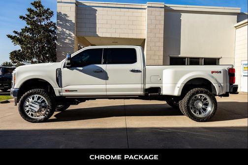 Star White Metallic Tri-Coat 2023 Ford F-350 Lariat