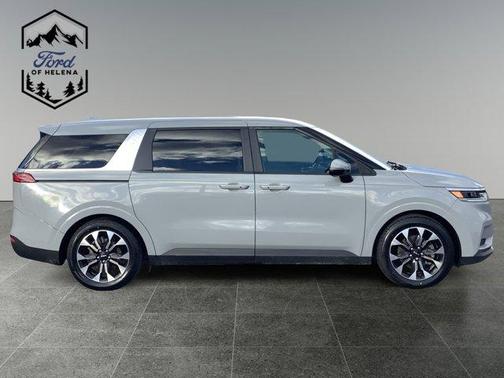 2022 Kia Carnival EX