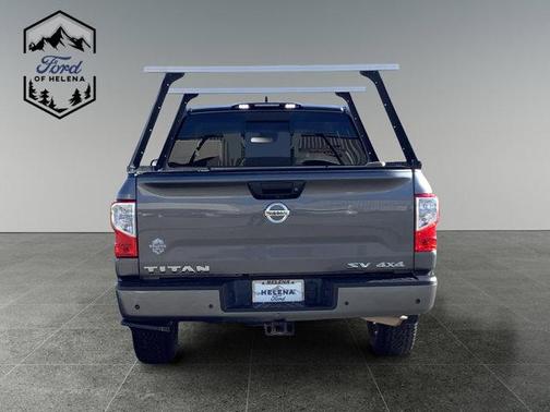 2022 Nissan Titan SV