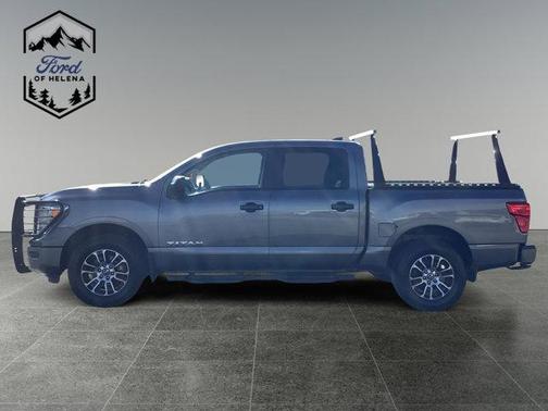 2022 Nissan Titan SV