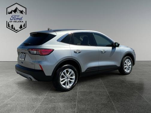 ICONIC SILVER 2022 Ford Escape SE
