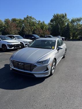 2023 Hyundai SONATA SE