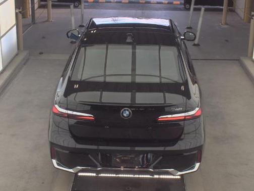 2025 BMW 740 740i
