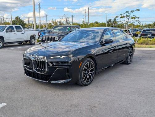 2025 BMW 740 740i