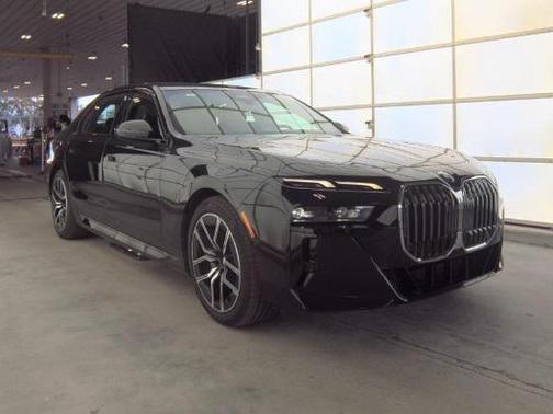2025 BMW 740 740i