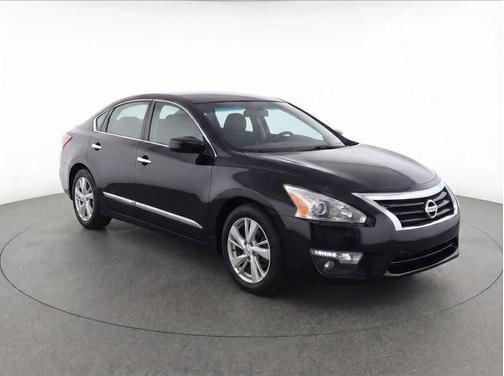 Super Black Clearcoat 2015 Nissan Altima 2.5 SV
