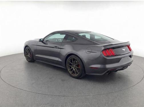 Magnetic 2017 Ford Mustang V6