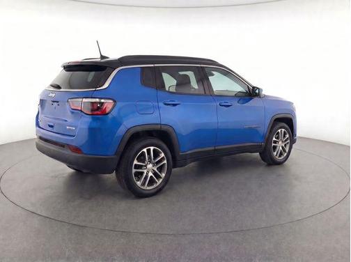 Laser Blue Pearlcoat 2018 Jeep Compass Latitude