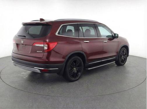 Deep Scarlet Pearl 2022 Honda Pilot Touring 8-Passenger