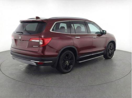 Deep Scarlet Pearl 2022 Honda Pilot Touring 8-Passenger