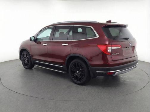 Deep Scarlet Pearl 2022 Honda Pilot Touring 8-Passenger