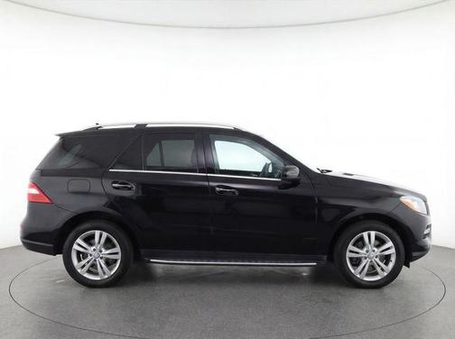 Obsidian Black Metallic 2014 Mercedes-Benz M-Class ML 350