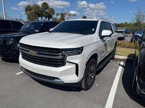2023 Chevrolet Suburban LT