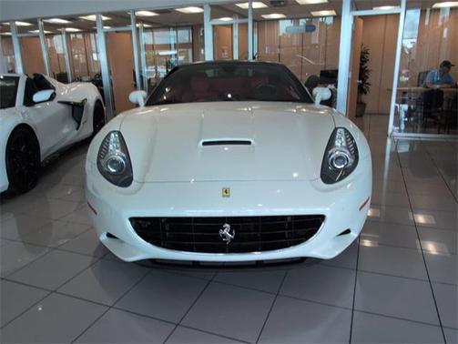 2011 Ferrari California Base