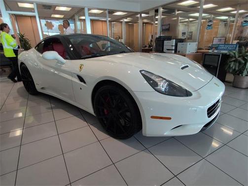 2011 Ferrari California Base