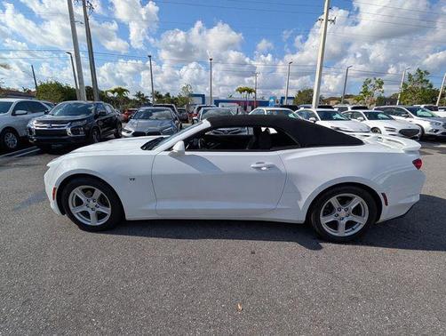 Summit White 2020 Chevrolet Camaro 1LT