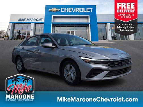 2025 Hyundai ELANTRA SE