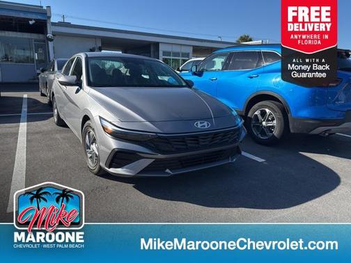 2025 Hyundai ELANTRA SE