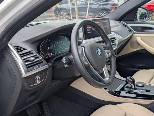 2025 BMW X4 xDrive30i