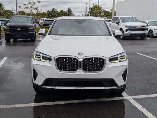 2025 BMW X4 xDrive30i