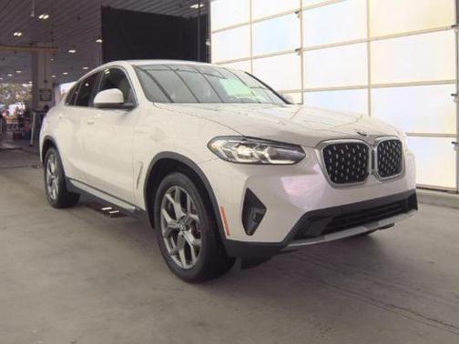 2025 BMW X4 xDrive30i