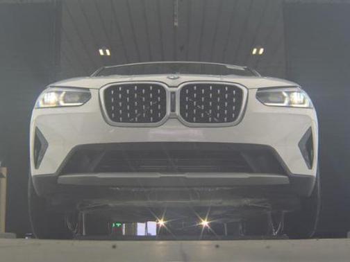 2025 BMW X4 xDrive30i