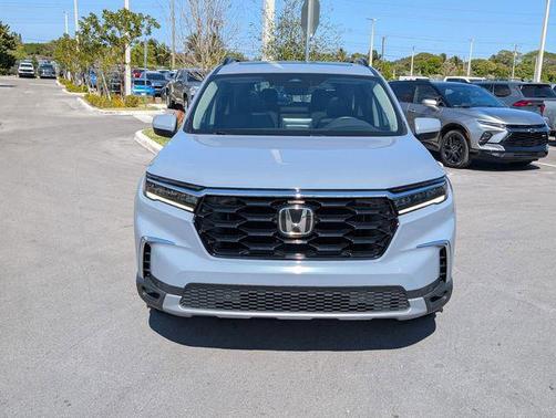 2024 Honda Pilot Touring 8-Passenger