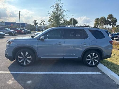 2024 Honda Pilot Touring 8-Passenger