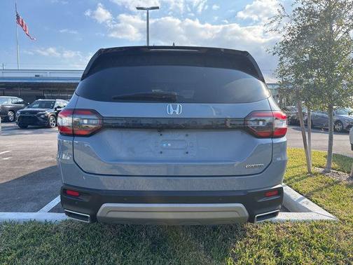 2024 Honda Pilot Touring 8-Passenger