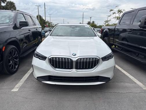 2025 BMW 530 530i