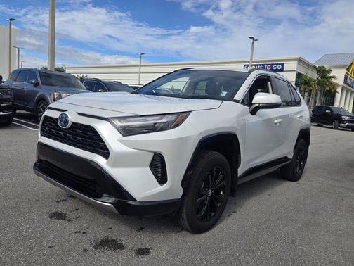 2024 Toyota RAV4 Hybrid SE