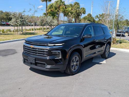 2024 Chevrolet Traverse LT