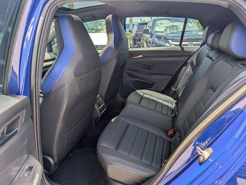 Lapiz Blue Metallic 2024 Volkswagen Golf R 2.0T DSG