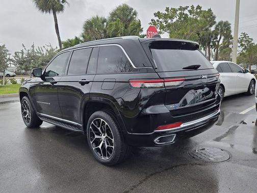 Diamond Black Crystal Pearlcoat 2022 Jeep Grand Cherokee 4xe Summit Reserve