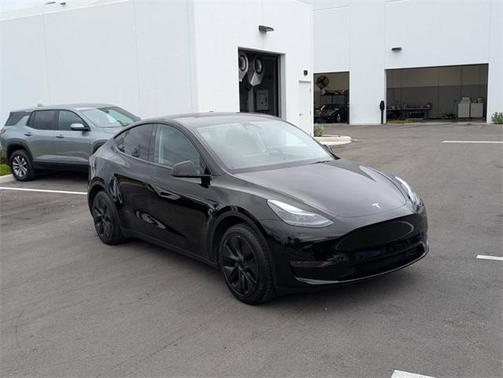 2025 Tesla Model Y Long Range