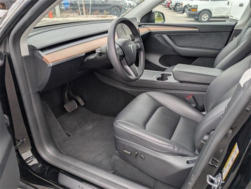 2025 Tesla Model Y Long Range