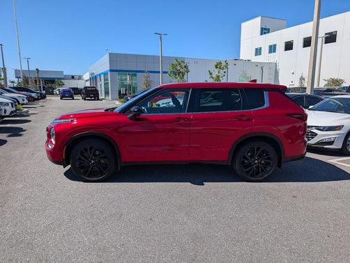 2022 Mitsubishi Outlander Black Edition