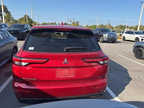 2022 Mitsubishi Outlander Black Edition