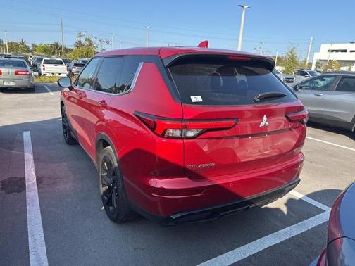 2022 Mitsubishi Outlander Black Edition